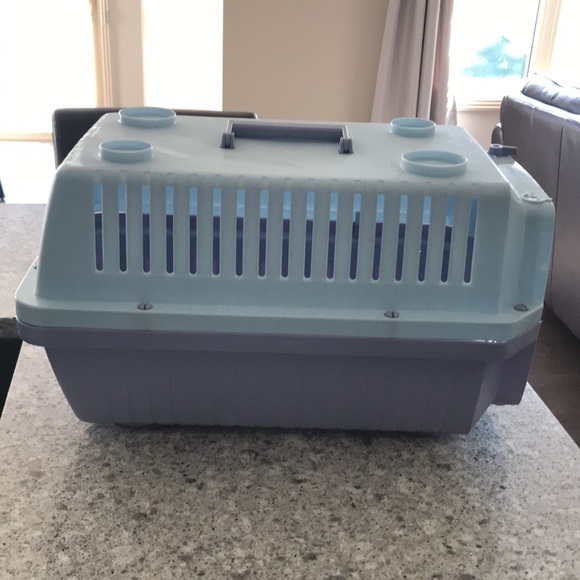 Small Animal Carrier - Picture 3 of 5